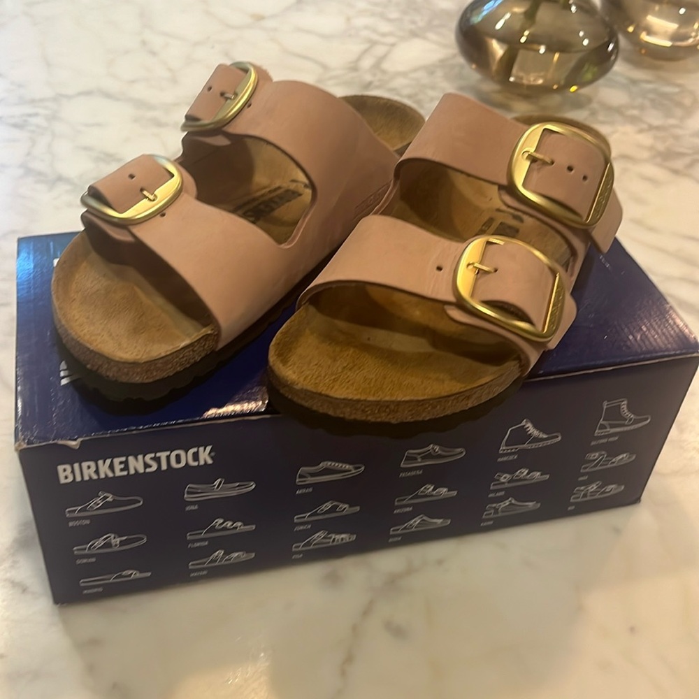 NWOT Birkenstock Arizona Women’s size 7